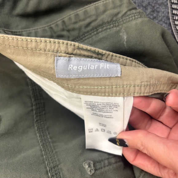 COLUMBIA Mens Omni-Shield Green Canvas Flat Front Regular Fit Pants size: 48 - Picture 10 of 10